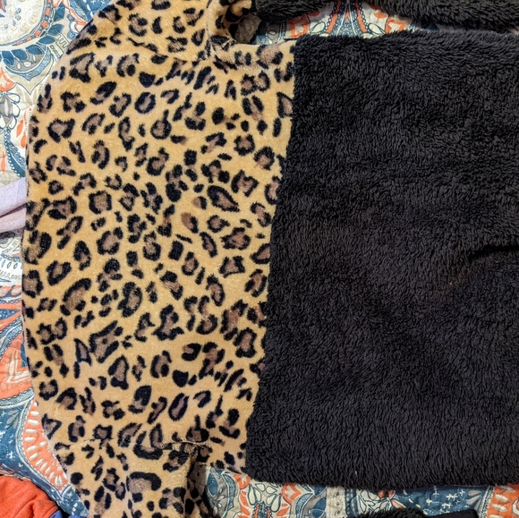 Plush sweater - Picture 2 of 2